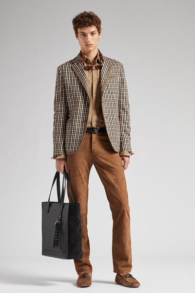 مجموعة Tod’s الرجالية لربيع وصيف 2020... تصاميم خفيفة بجودة عالية
